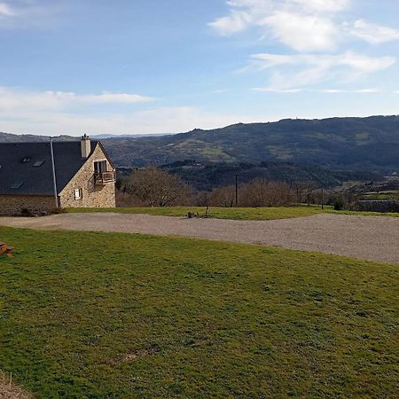 Appartement Charmant A Saint Come D'Olt Vue Montagne 80 M² Balconc Exterior photo